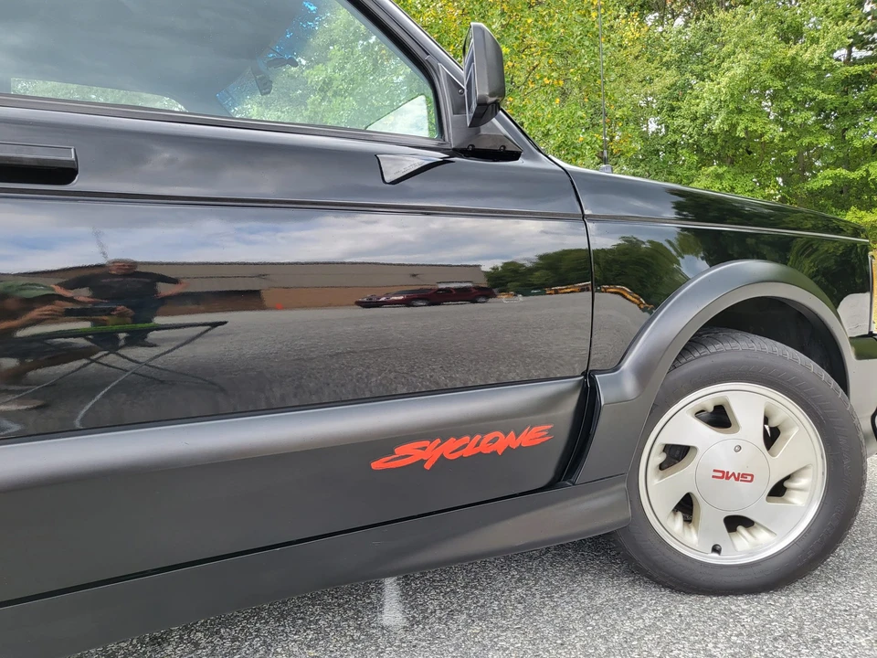 1991 GMC Syclone - Image 25 of 31