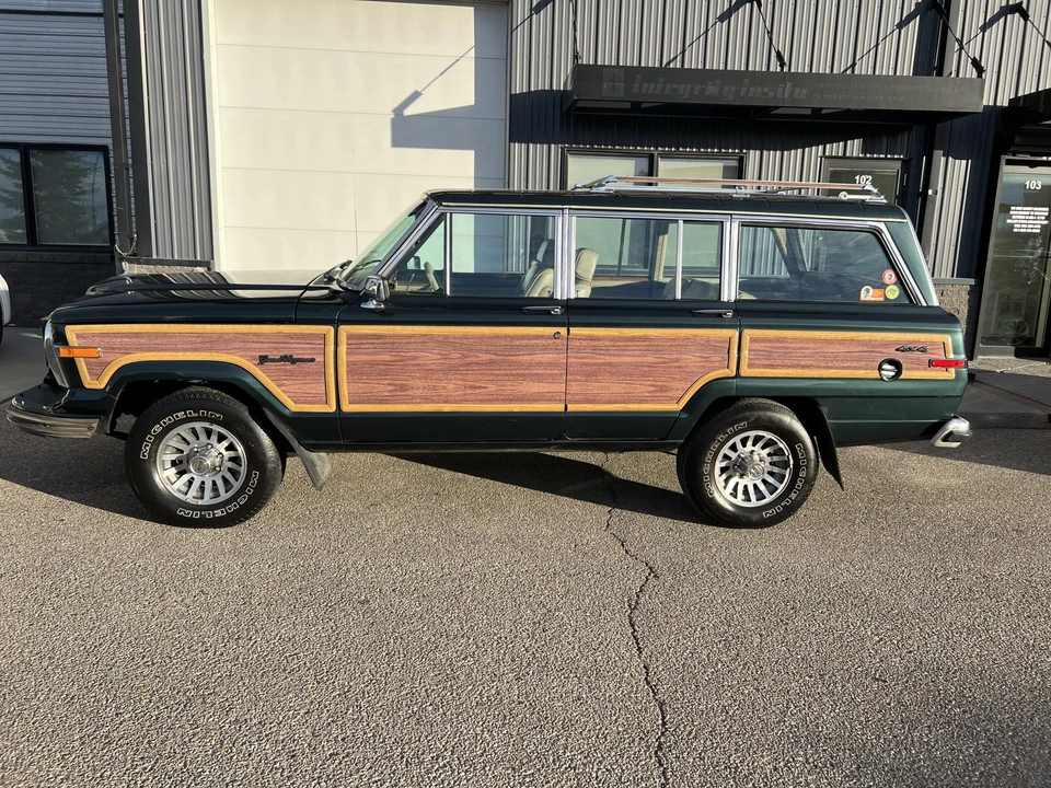 1991 Jeep SJ Grand Wagoneer - Image 16 of 31