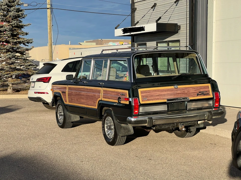 1991 Jeep SJ Grand Wagoneer - Image 12 of 31