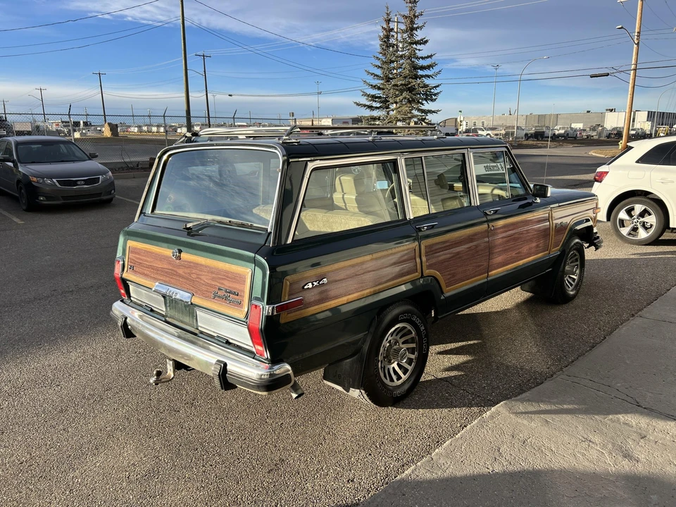 1991 Jeep SJ Grand Wagoneer - Image 18 of 31