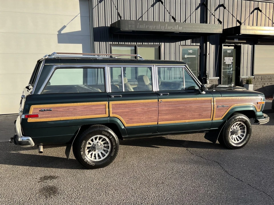 1991 Jeep SJ Grand Wagoneer - Image 6 of 31