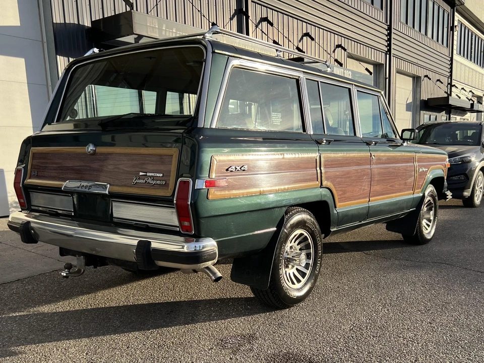 1991 Jeep SJ Grand Wagoneer - Image 8 of 31