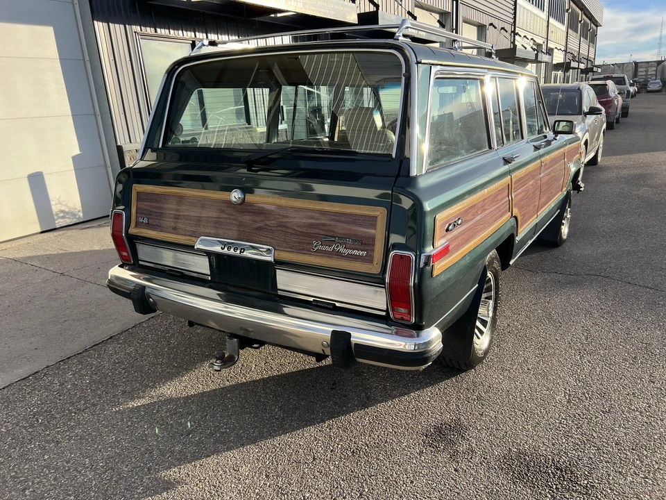 1991 Jeep SJ Grand Wagoneer - Image 9 of 31
