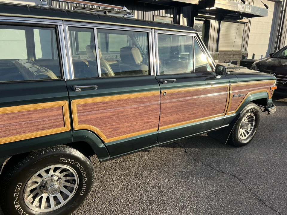 1991 Jeep SJ Grand Wagoneer - Image 28 of 31