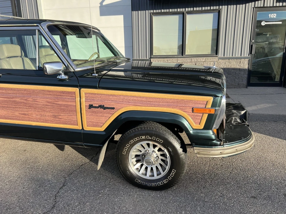 1991 Jeep SJ Grand Wagoneer - Image 26 of 31