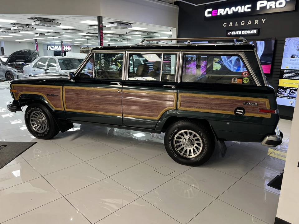 1991 Jeep SJ Grand Wagoneer - Image 19 of 31
