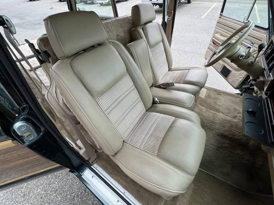 1991 Jeep SJ Grand Wagoneer - Image 30 of 31
