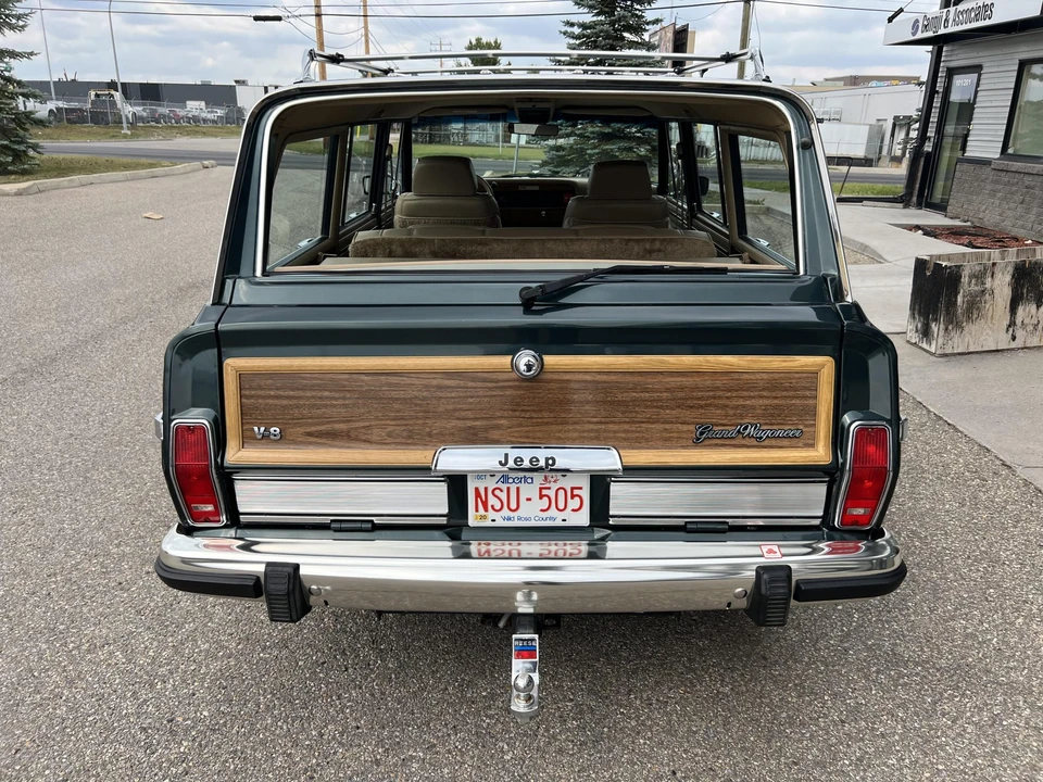 1991 Jeep SJ Grand Wagoneer - Image 6 of 31