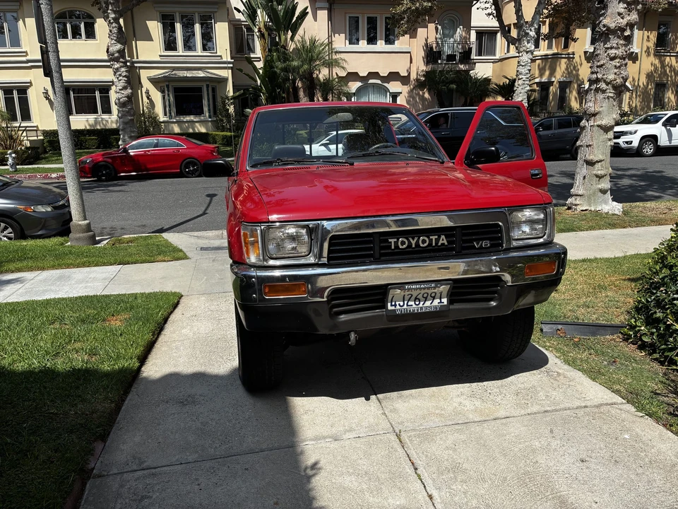 1991 Toyota Hilux 5th Gen - Image 12 of 31