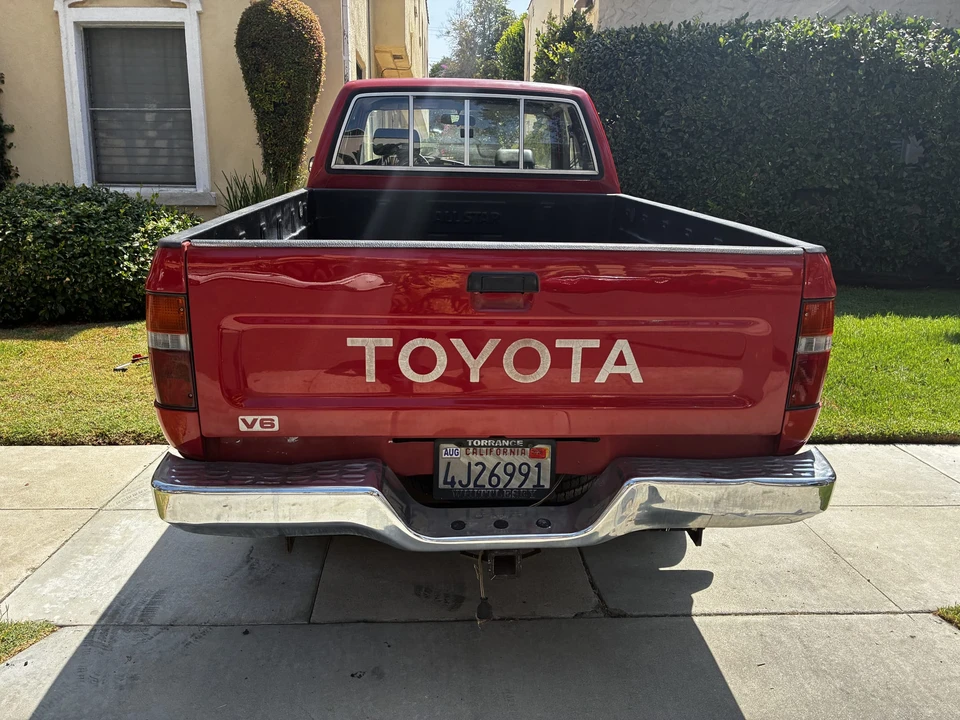 1991 Toyota Hilux 5th Gen - Image 9 of 31