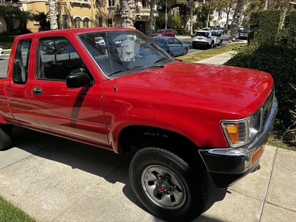1991 Toyota Hilux 5th Gen - Image 16 of 31