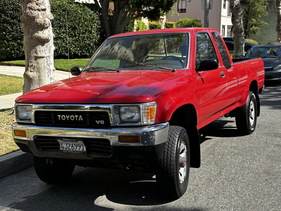 1991 Toyota Hilux 5th Gen - Image 2 of 31