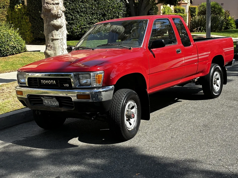 1991 Toyota Hilux 5th Gen - Image 3 of 31