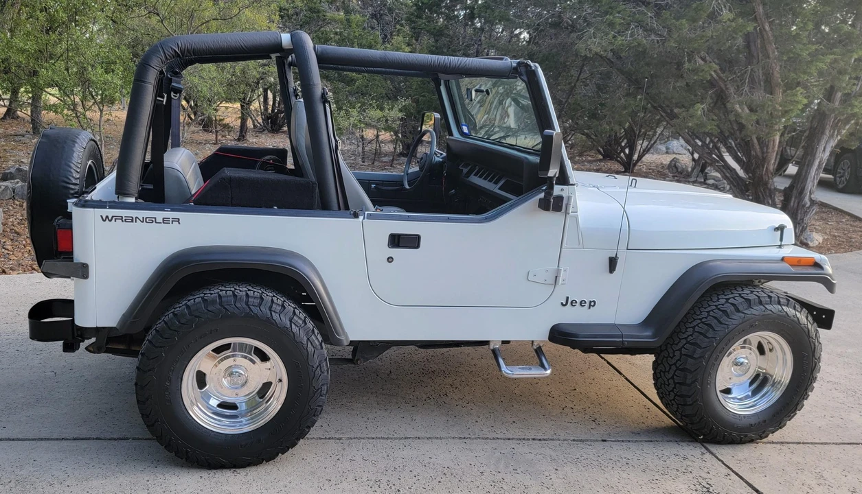1992 Jeep YJ Wrangler - Image 10 of 31