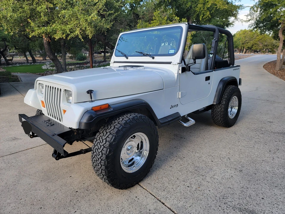 1992 Jeep YJ Wrangler - Image 6 of 31