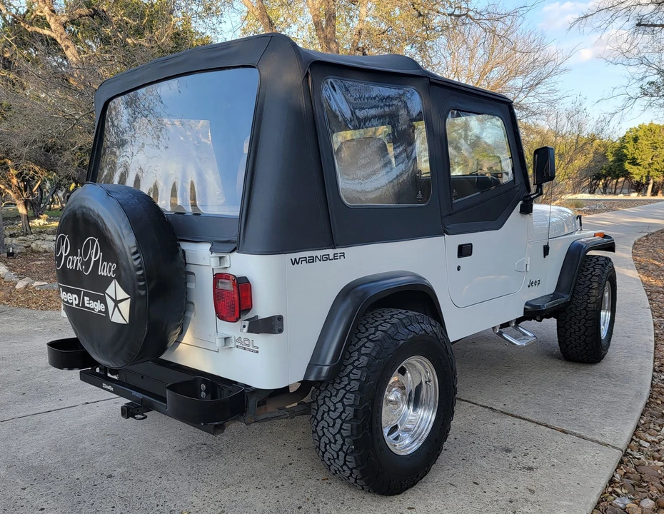 1992 Jeep YJ Wrangler - Image 9 of 31