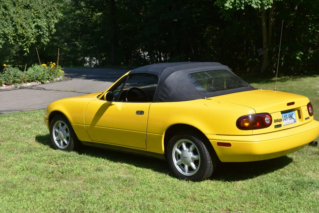 1992 Mazda NA MX-5 Miata - Image 21 of 31