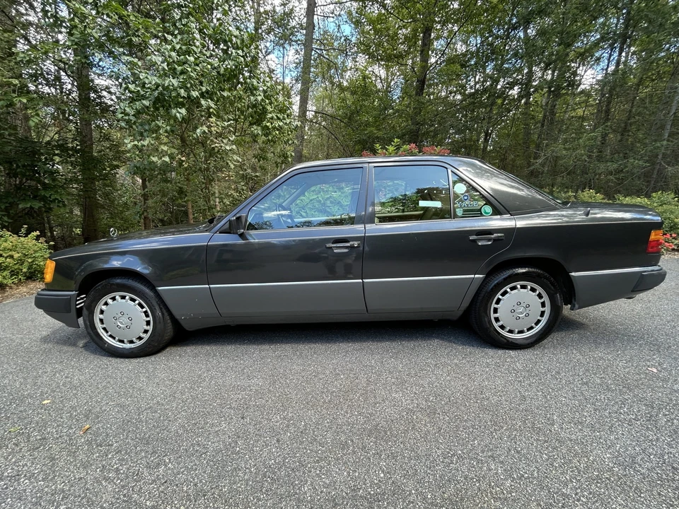 1992 Mercedes-Benz W124 E-Class - Image 10 of 31