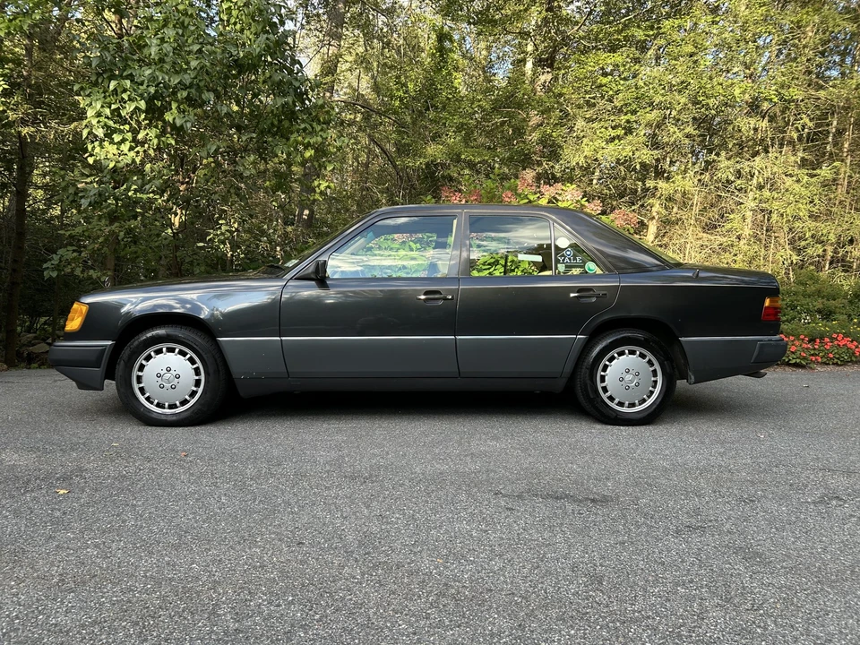 1992 Mercedes-Benz W124 E-Class - Image 12 of 31