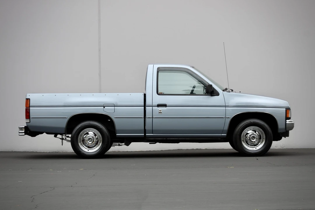 1992 Nissan - Image 21 of 31