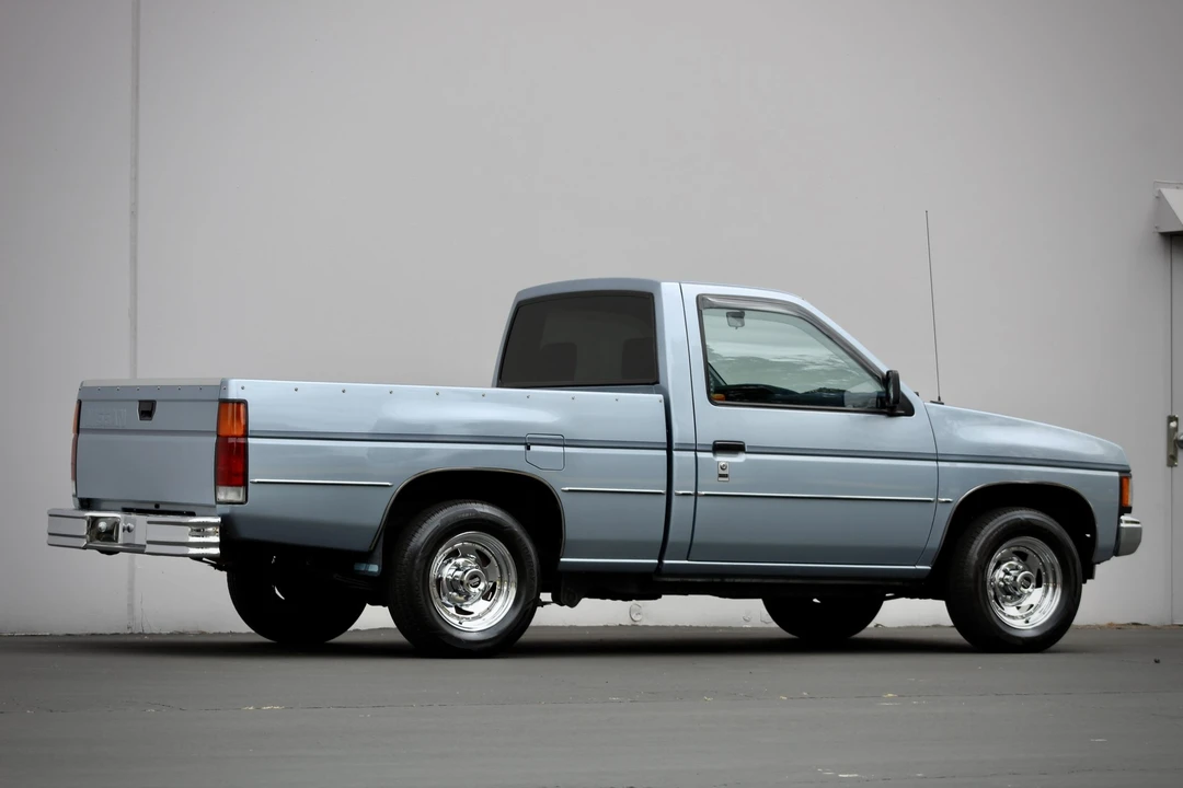 1992 Nissan - Image 20 of 31