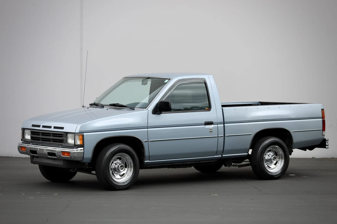 1992 Nissan - Image 6 of 31