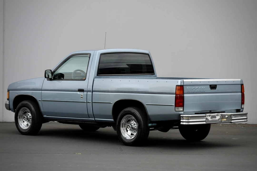 1992 Nissan - Image 12 of 31