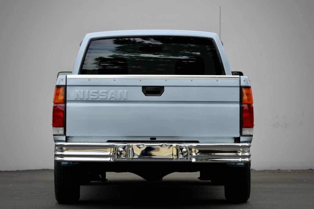 1992 Nissan - Image 15 of 31