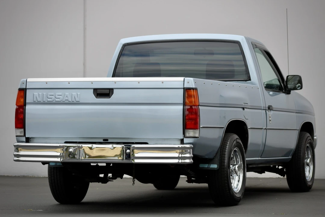 1992 Nissan - Image 16 of 31