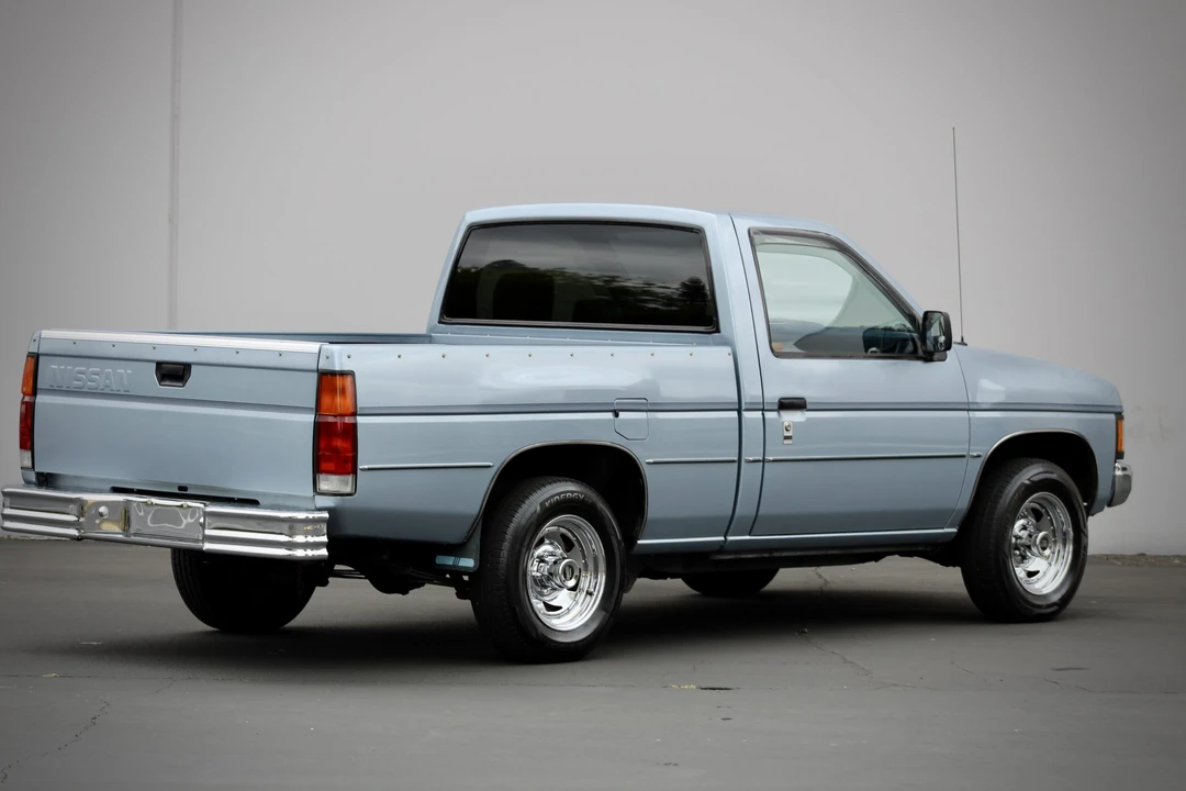 1992 Nissan - Image 18 of 31