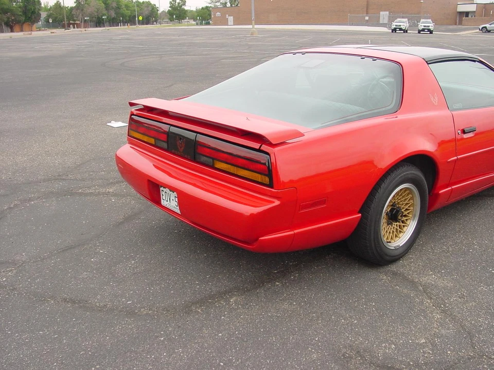1992 Pontiac Firebird 3rd Gen - Image 8 of 31