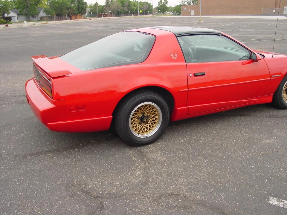 1992 Pontiac Firebird 3rd Gen - Image 9 of 31