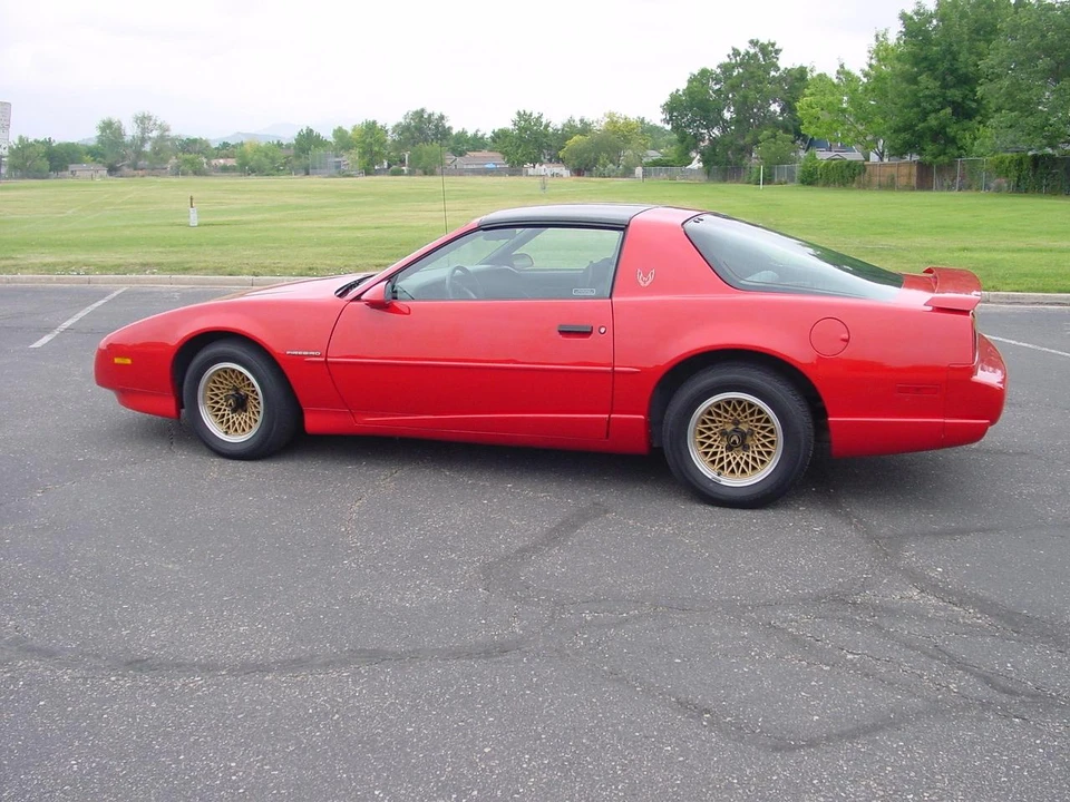 1992 Pontiac Firebird 3rd Gen - Image 5 of 31
