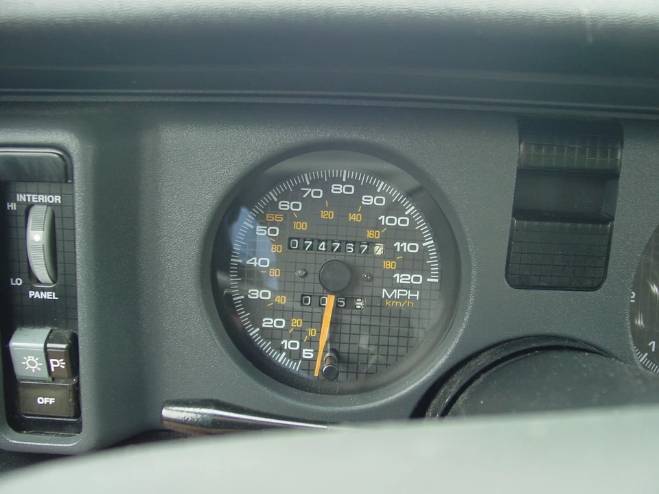 1992 Pontiac Firebird 3rd Gen - Image 26 of 31