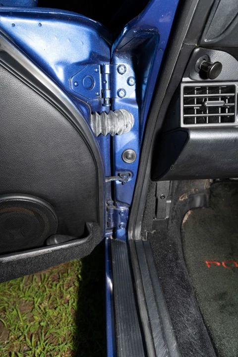 1992 Porsche 964 Carrera 4 - Image 29 of 31