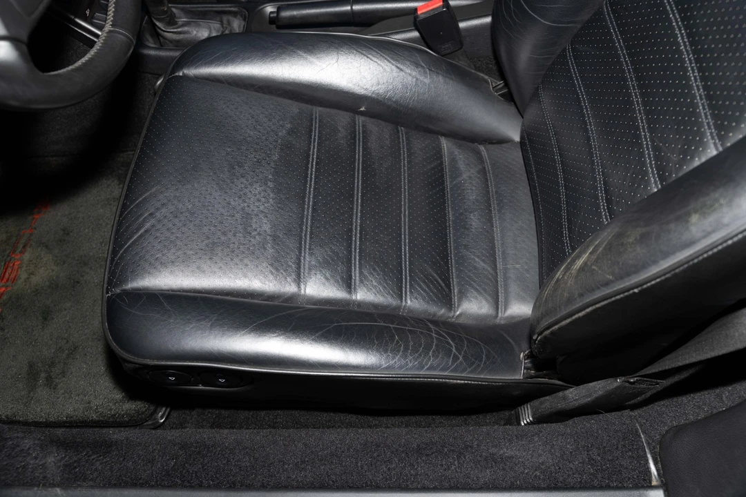 1992 Porsche 964 Carrera 4 - Image 19 of 31
