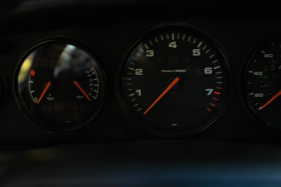 1992 Porsche 964 Carrera 4 - Image 26 of 31