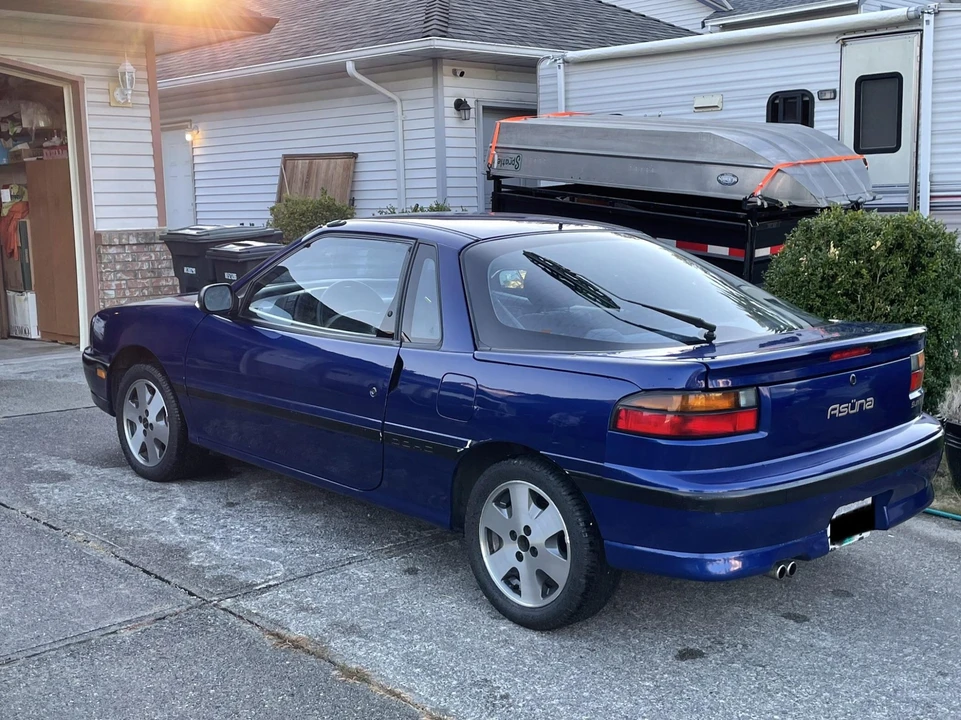 1993 Isuzu Impulse - Image 25 of 31