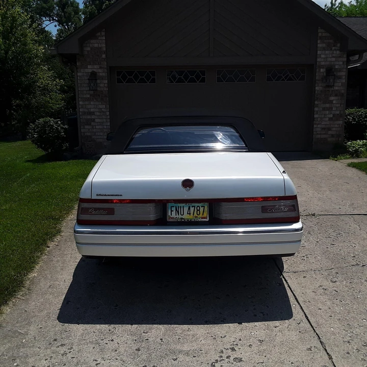 1993 Cadillac Allante - Image 8 of 31