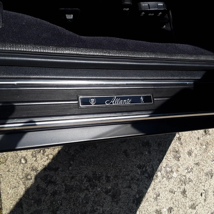 1993 Cadillac Allante - Image 28 of 31