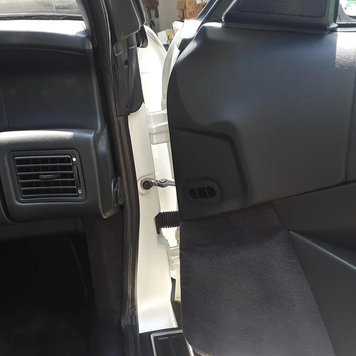 1993 Cadillac Allante - Image 29 of 31