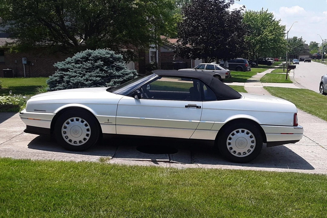 1993 Cadillac Allante - Image 6 of 31