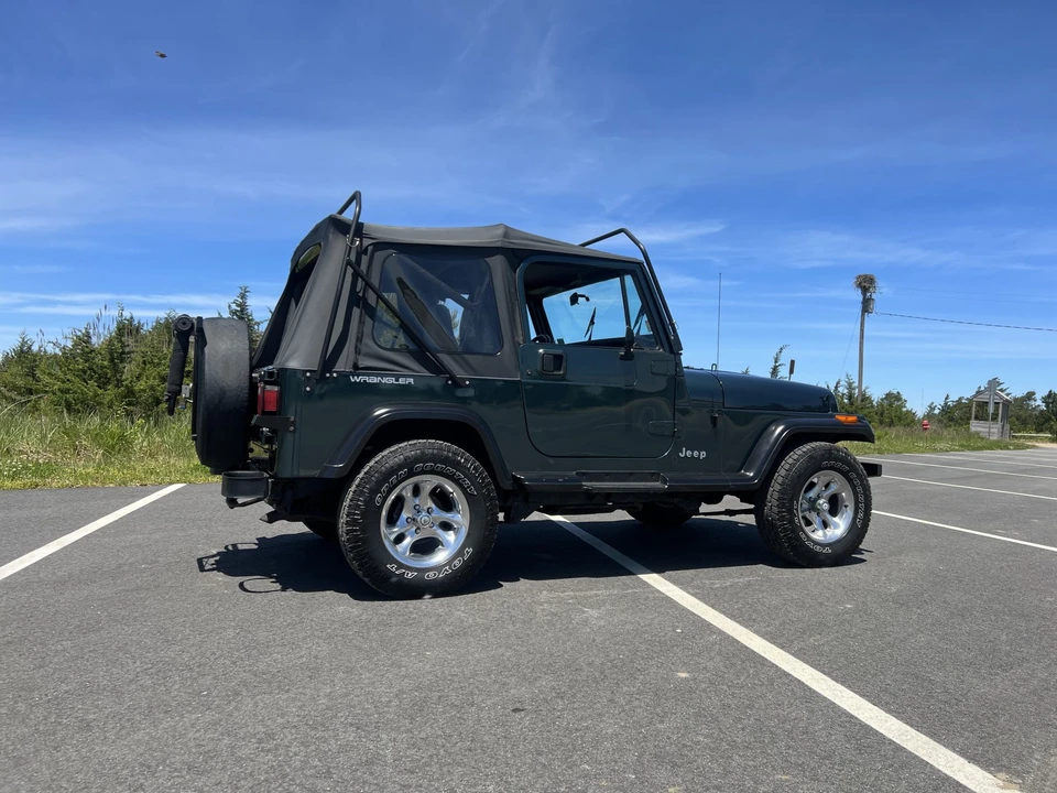 1993 Jeep YJ Wrangler - Image 27 of 31