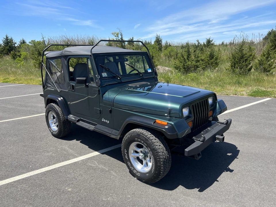1993 Jeep YJ Wrangler - Image 14 of 31