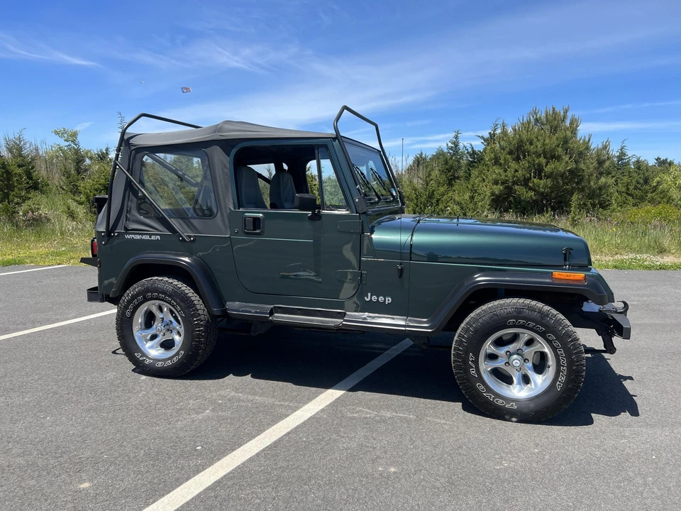 1993 Jeep YJ Wrangler - Image 25 of 31