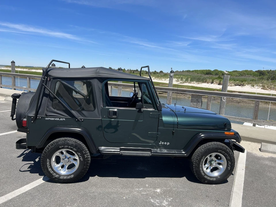 1993 Jeep YJ Wrangler - Image 21 of 31