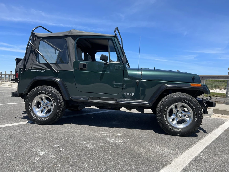 1993 Jeep YJ Wrangler - Image 23 of 31
