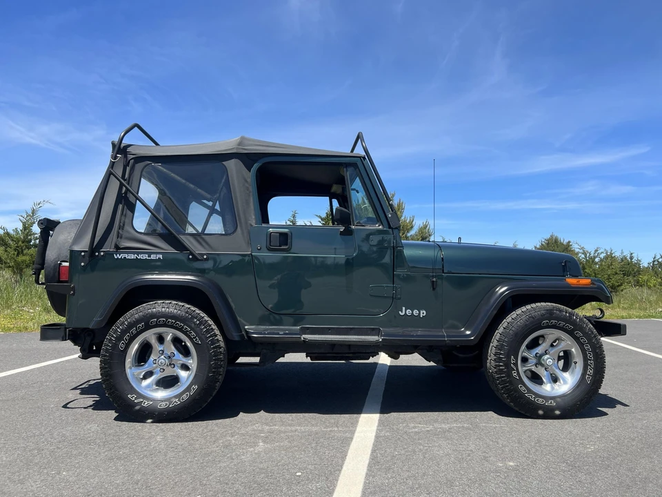 1993 Jeep YJ Wrangler - Image 26 of 31