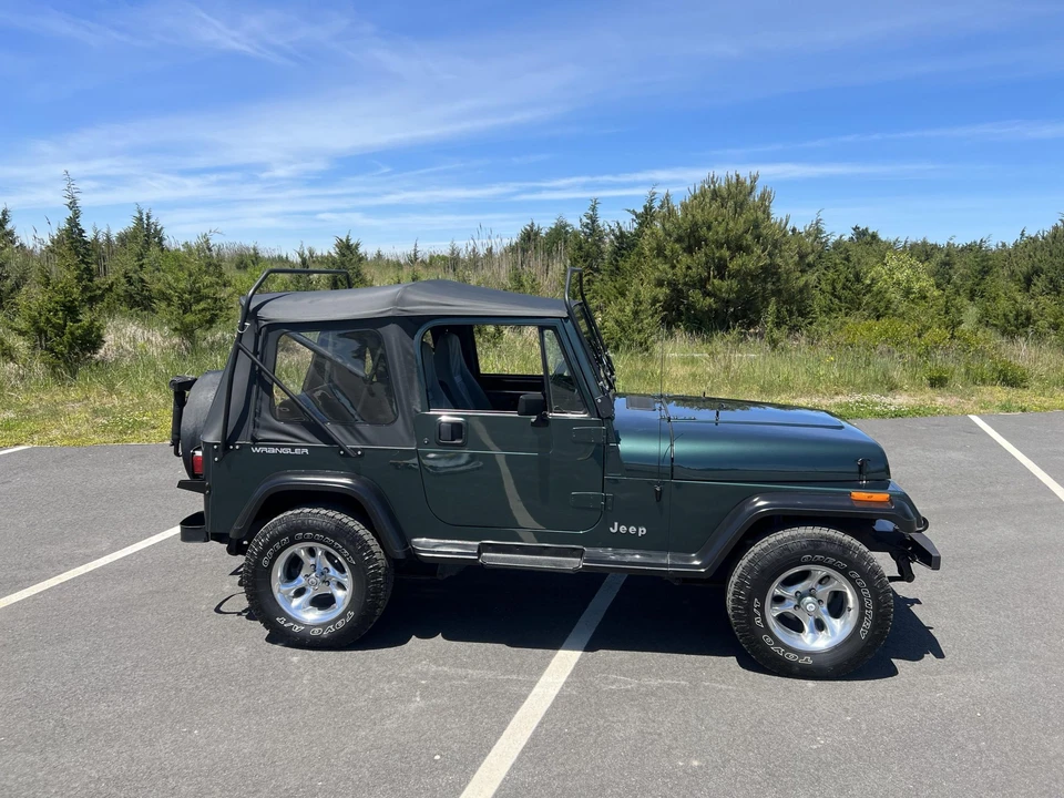 1993 Jeep YJ Wrangler - Image 24 of 31