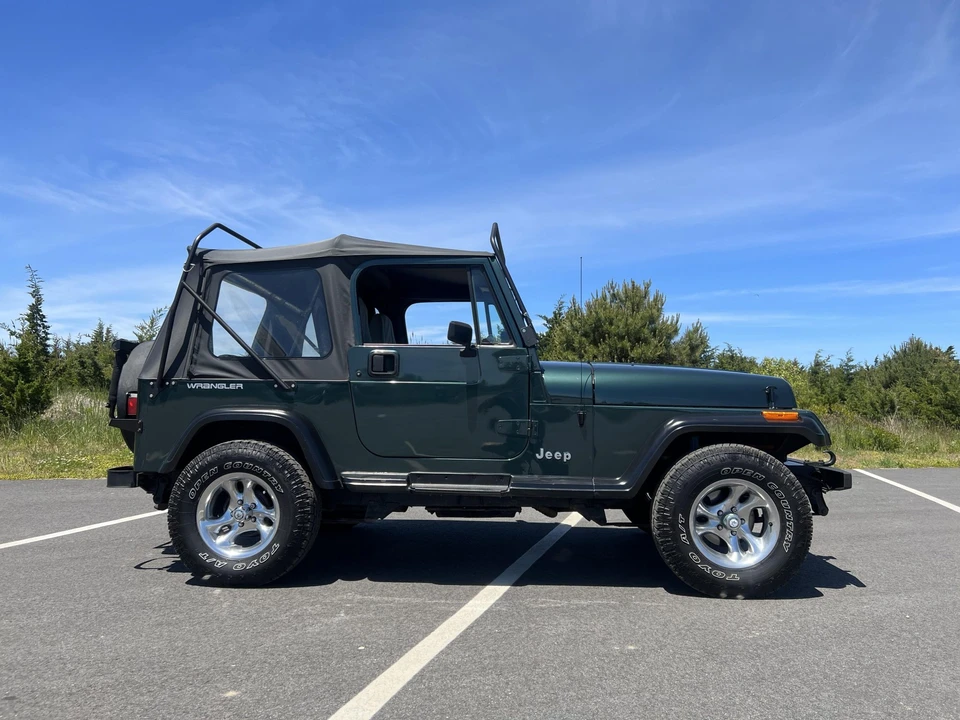 1993 Jeep YJ Wrangler - Image 22 of 31